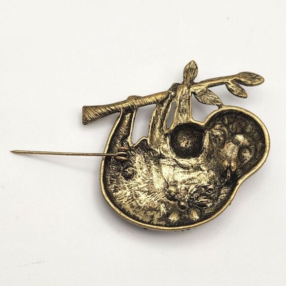 Rhinestone Sloth Mother and Baby Gold Tone Brooch Pin Embellishment Jewelry - Picture 3 of 4